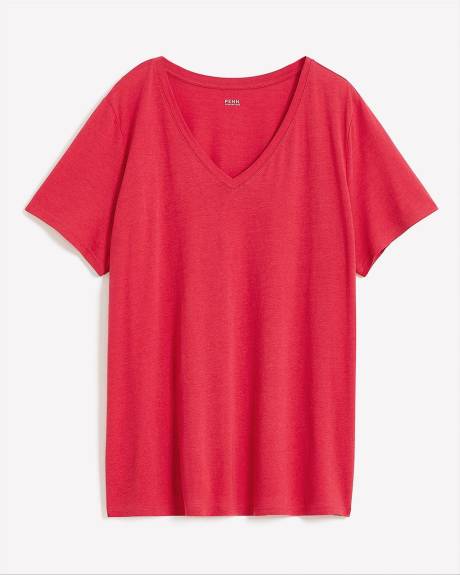 Boyfriend-Fit V-Neck Tee - PENN. Essentials