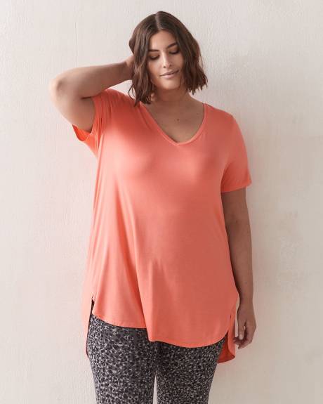 Modern Fit V-Neck Tunic - In Every Story