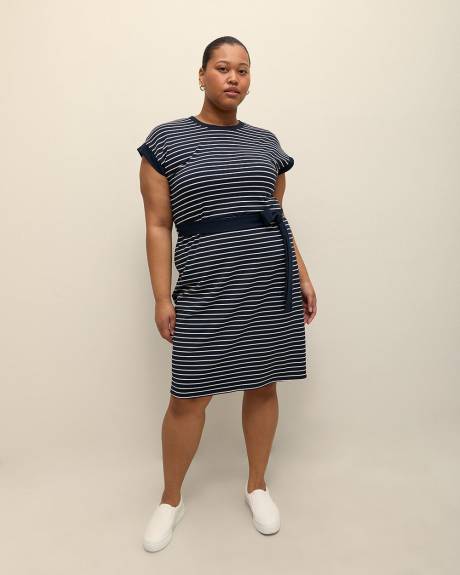 Robe droite marine avec ceinture détachable