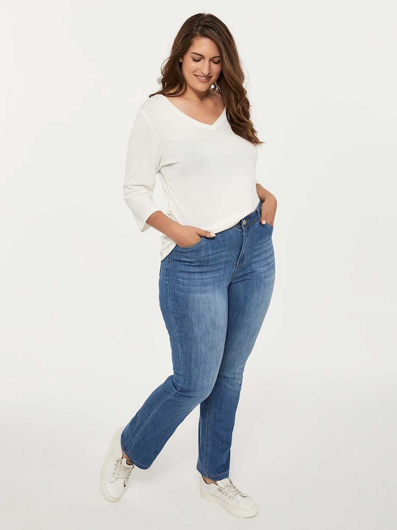 bootcut jeans are back