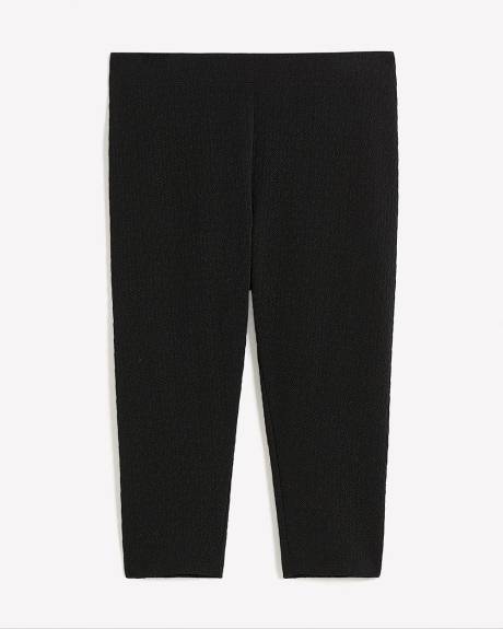 Textured Fashion Capri Legging - PENN. Essentials