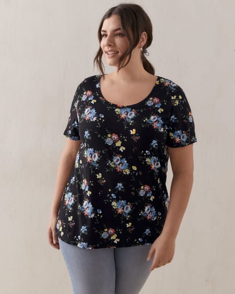 Boyfriend Fit Scoop Neck T-Shirt - In Every Story