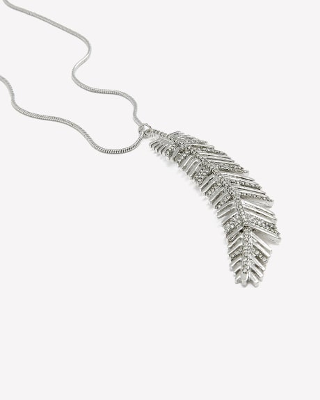 Long Chain Necklace with Leaf Pendant