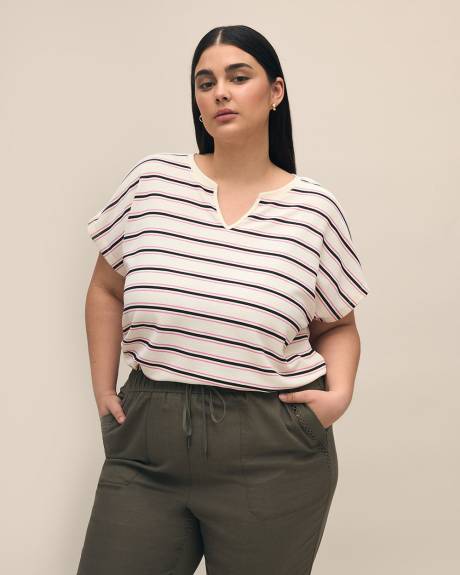 Split-Neck T-Shirt - PENN. Essentials