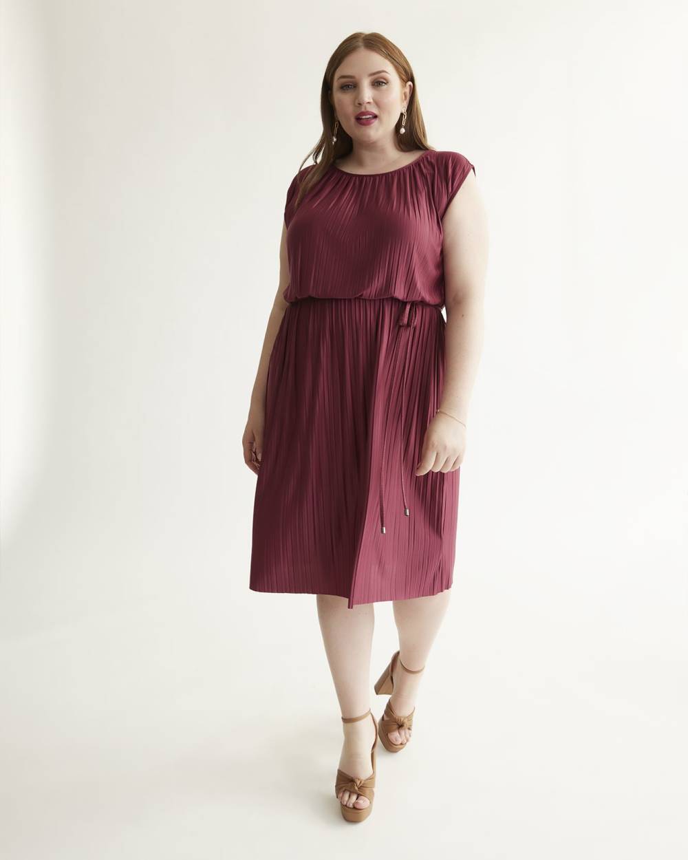 Robe pliss?�e sans manches | Penningtons