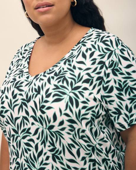 Boyfriend-Fit Short-Sleeve V-Neck Tee