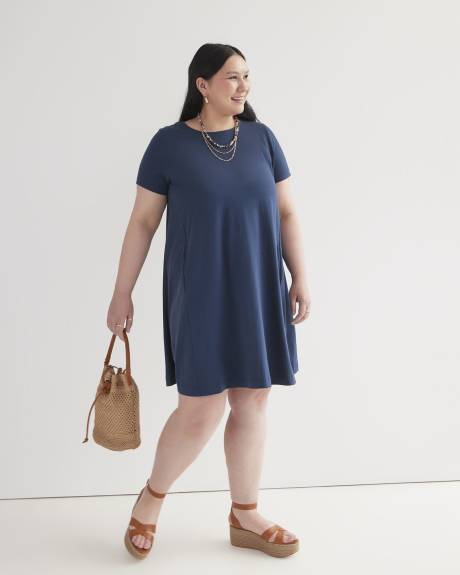 Short-Sleeve Swing Knit Dress