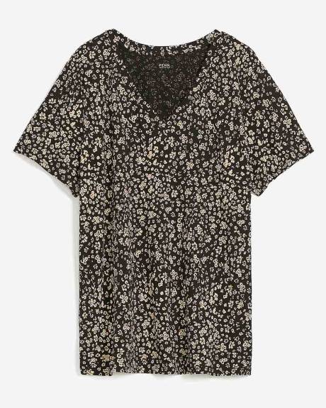 Boyfriend-Fit Short-Sleeve V-Neck Tee