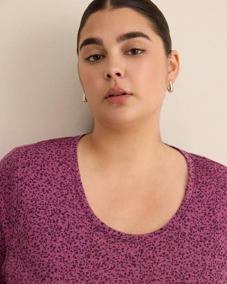 T-shirt imprimé à col rond, coupe curvy - Essentiels PENN.