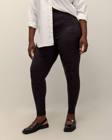 Black Fashion Legging with Foil Print - PENN. Essentials