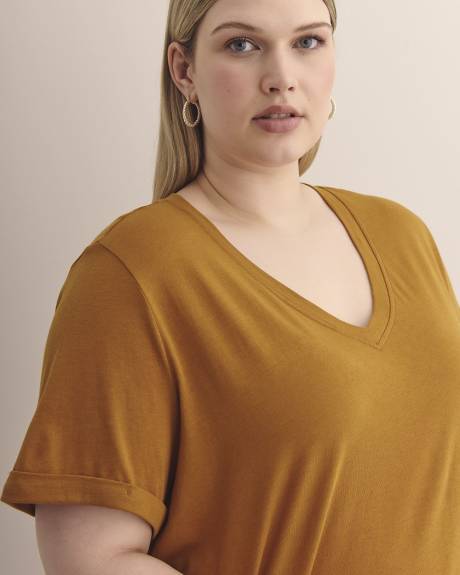 Responsible, Boyfriend-Fit V-Neck Tee - PENN. Essentials