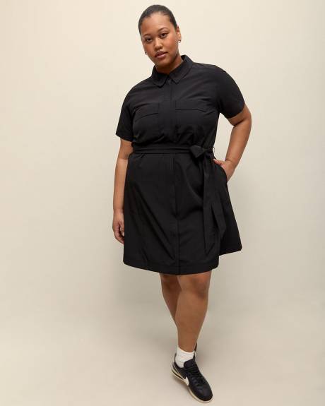 Robe utilitaire noire extensible avec ceinture, tissu responsable - Active Zone