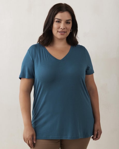 Boyfriend Fit Short Sleeve V-Neck Tee - In Every Story