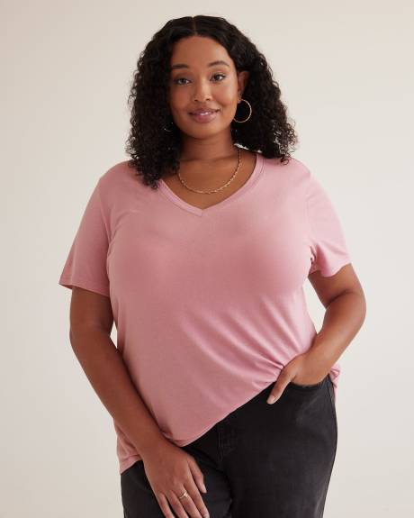 Boyfriend-Fit Short-Sleeve V-Neck Tee - PENN. Essentials