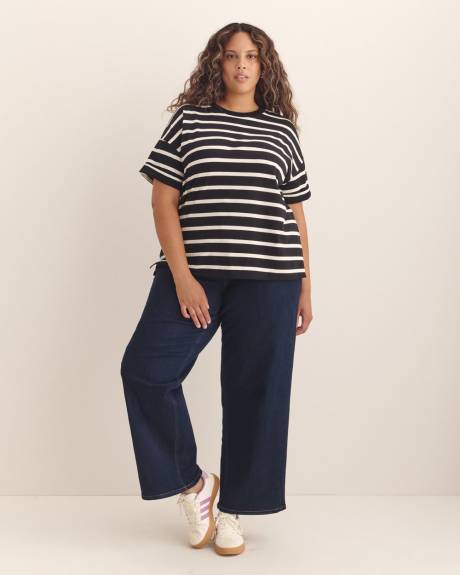 Boxy Short-Sleeve Crewneck T-Shirt - PENN. Essentials