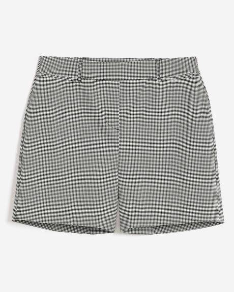 Short à carreaux, coupe ingénieuse