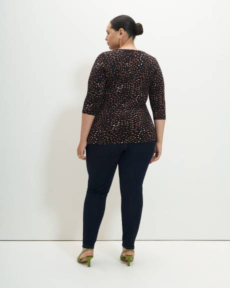 Silhouette-Fit V-Neck T-Shirt - Addition Elle - PENN. Essentials