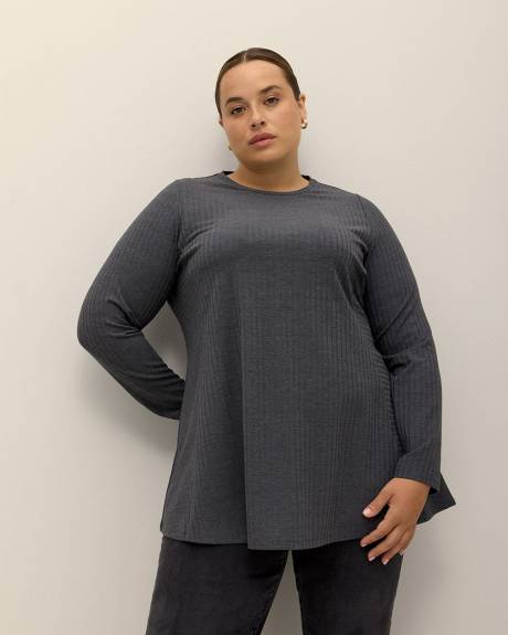 Tunique c&ocirc;tel&eacute;e avec coupe princesse