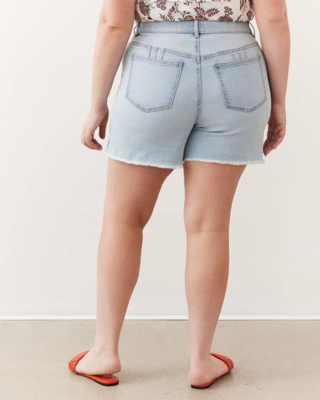 Responsible, Curvy-Fit Frayed Hem Denim Shorts, Light Wash - d/C JEANS