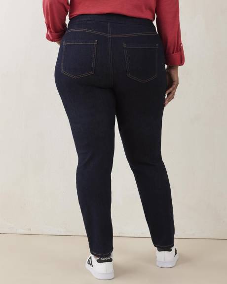 Grande, jeans à jambe droite coupe ingénieuse, tissu responsable