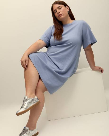 Robe évasée avec col rond et manches courtes à volants, tissu responsable