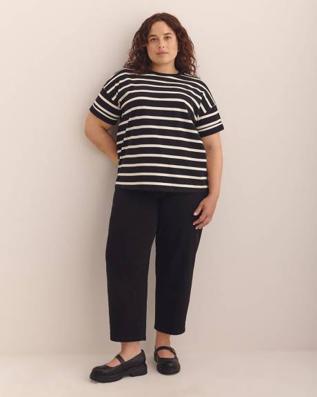 Boxy Short-Sleeve Crewneck T-Shirt - PENN. Essentials