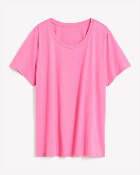 Short-Sleeve Scoop-Neck Boyfriend Tee - PENN. Essentials