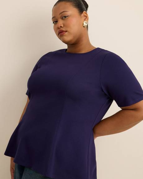 Haut cintré et évasée à manches courtes et col rond