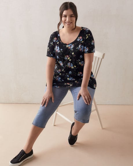 Boyfriend Fit Scoop Neck T-Shirt - In Every Story