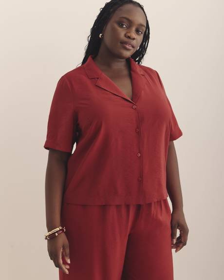 Short-Sleeve Notch Collar Buttoned-Down Shirt