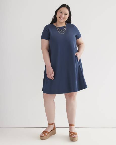 Short-Sleeve Swing Knit Dress