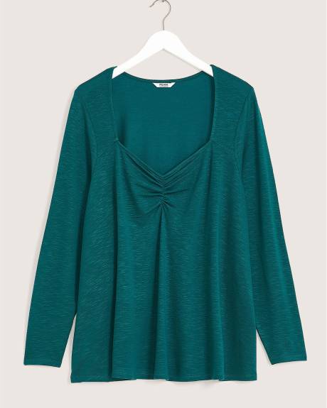 Solid Long-Sleeve Swing Knit Top