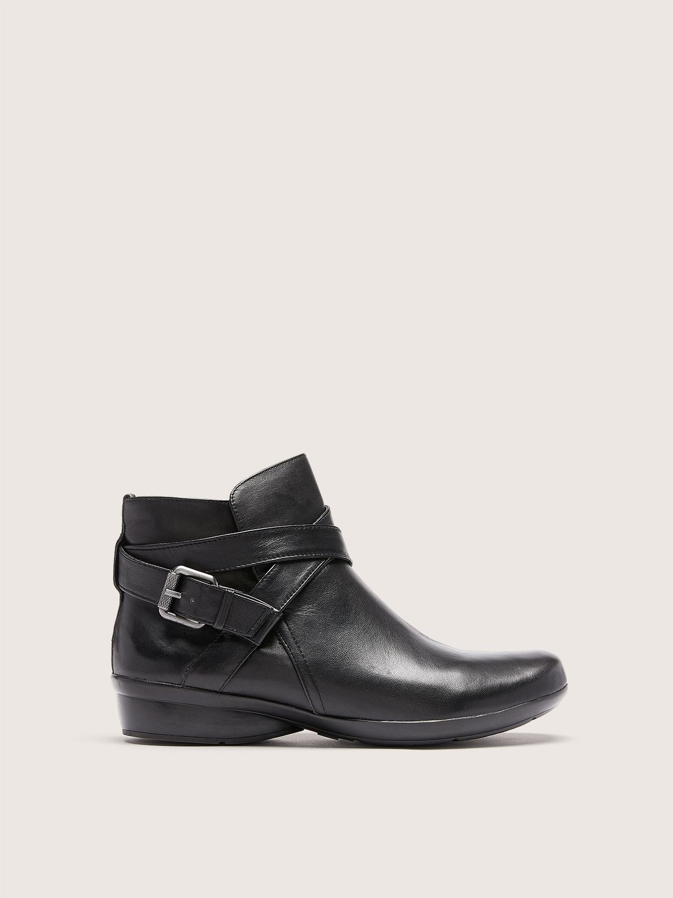 naturalizer cassandra booties
