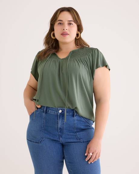 Blouse à manches courtes avec encolure à smocks