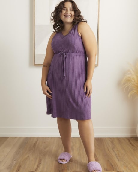 Empire-Cut Ribbed Babydoll with Lace Neckline - tiVOGLIO