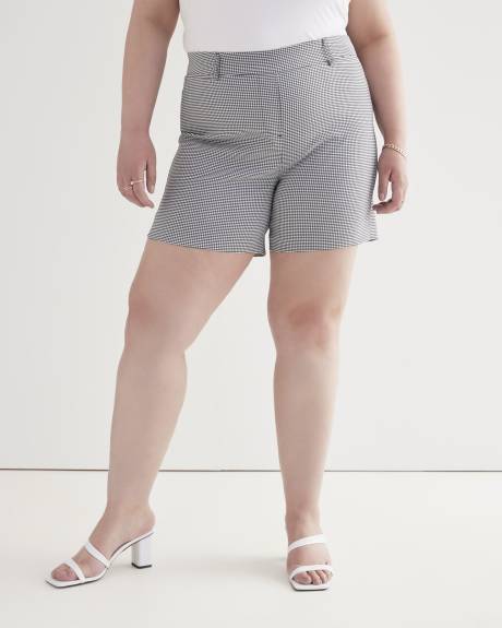 Short à carreaux, coupe ingénieuse