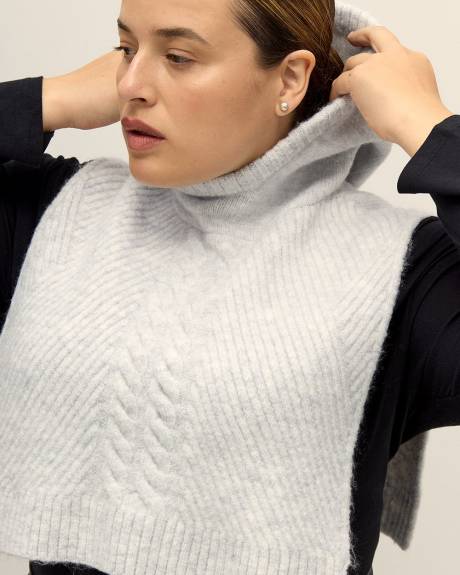 Cache-cou long à capuche en tricot gris