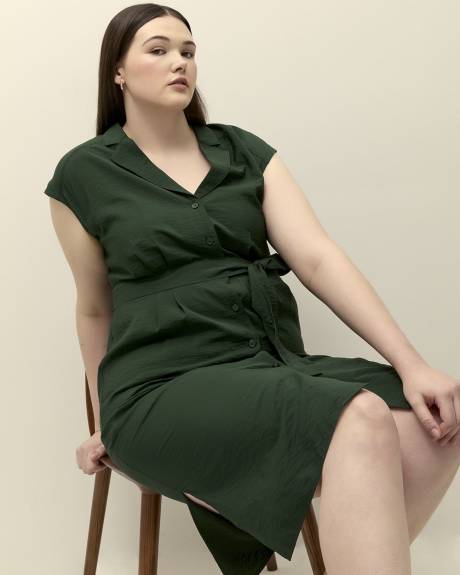 Robe boutonnée mi-longue foncée