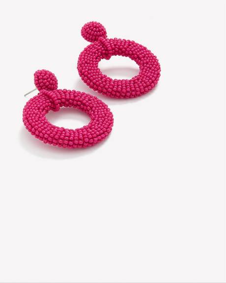 Anneaux d'oreilles en perles fuchsia