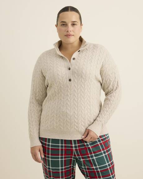 Pull en tricot &agrave; mailles torsad&eacute;es et col boutonn&eacute;