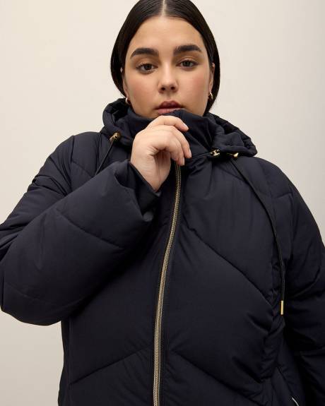 Manteau en duvet matelassé avec capuche