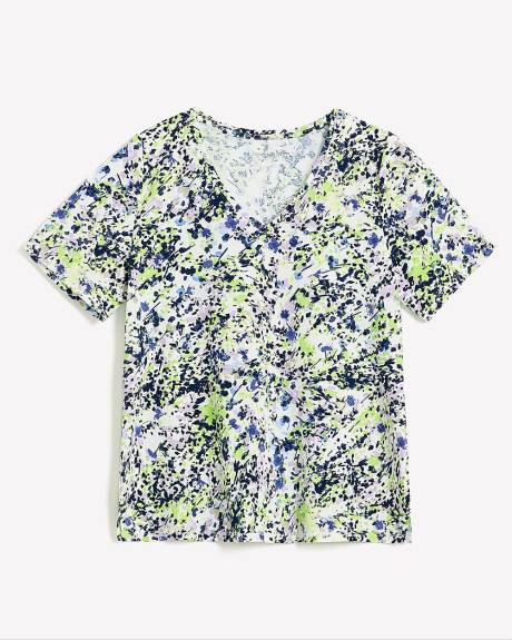 Silhouette-Fit V-Neck T-Shirt - Addition Elle - PENN. Essentials