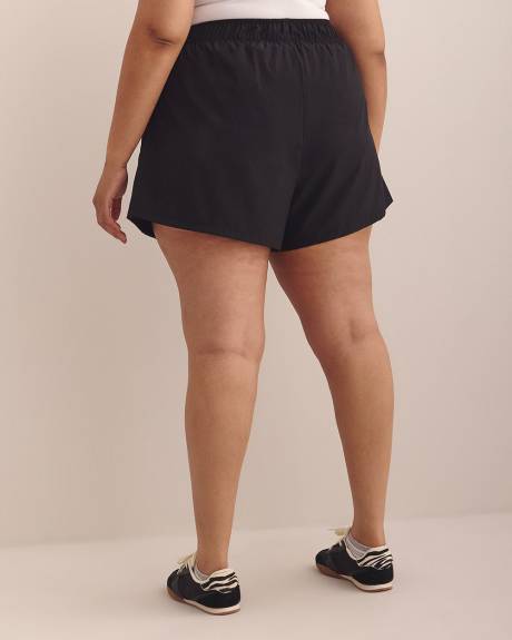 Short extensible à taille haute élastique avec détails perforés, tissu responsable - Active Zone