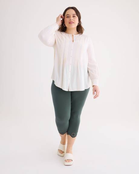 Capri Legging with Embroidery at Hem - PENN. Essentials
