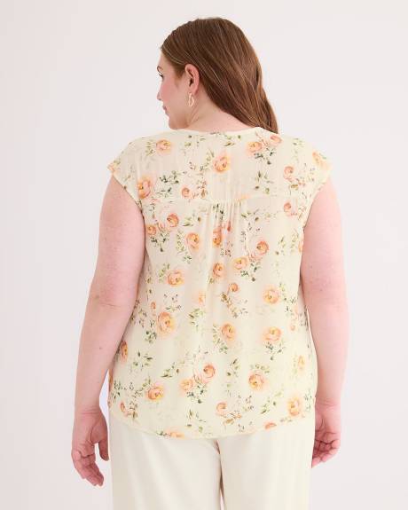 Mao-Collar Blouse with Topstitch Details
