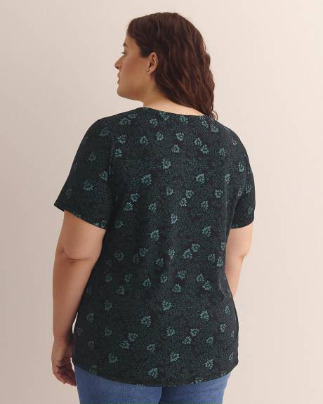Curvy-Fit Short-Sleeve Tee - PENN. Essentials