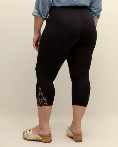 Fashion Capri Legging with Crochet Hem - PENN. Essentials