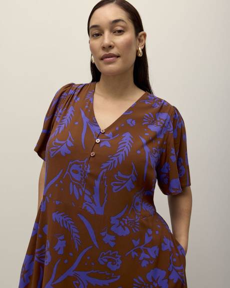Responsible, Printed High-Low Midi Dress with Flutter Sleeves