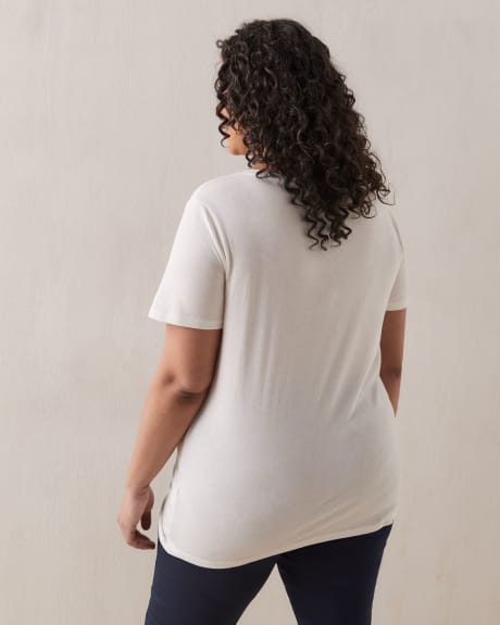 Boyfriend Fit Scoop Neck T-Shirt - In Every Story