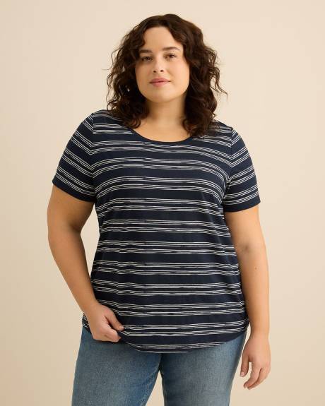 T-shirt imprim&eacute; &agrave; col rond et &agrave; manches courtes, coupe curvy